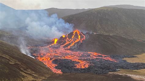 Iceland volcano erupts weeks after evacuation